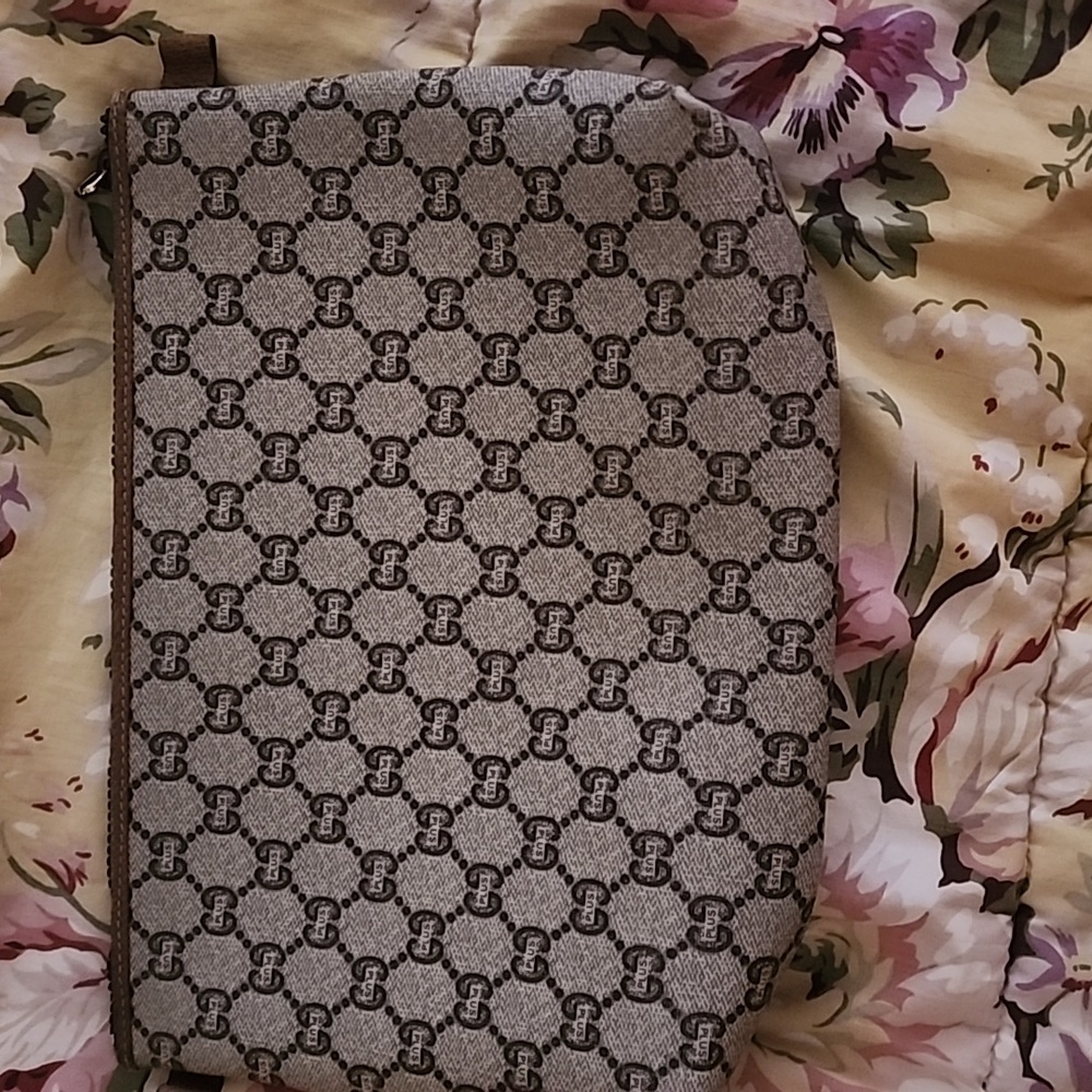 Vintage Genuine Gucci Cosmetic Bag - Picture 4 of 5